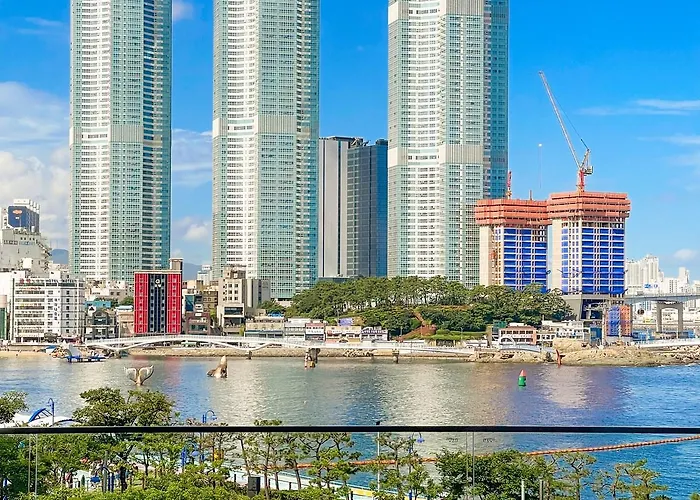 이터널 블루 선샤인 O풀빌라o오션뷰o핀란드식사우나o송도 케이블카o Appartement Busan